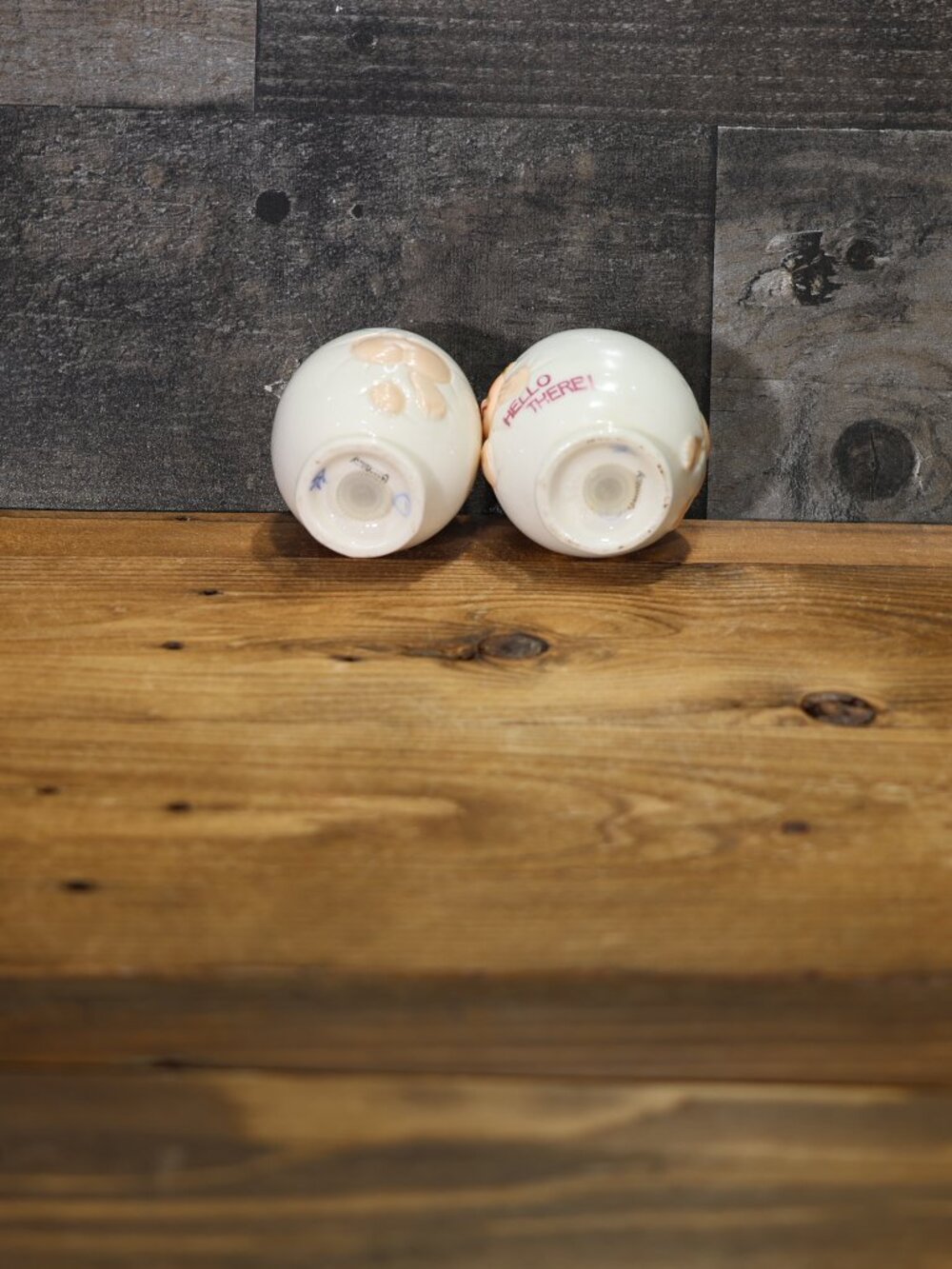 Vintage German “Hello There” Baby in Egg Salt & Pepper Shakers Porcelain Germany - Picture 5 of 5